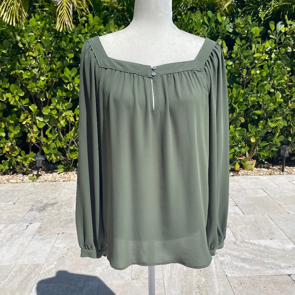 LOFT Womens Green Keyhole Blouse, NWOT, size Medium